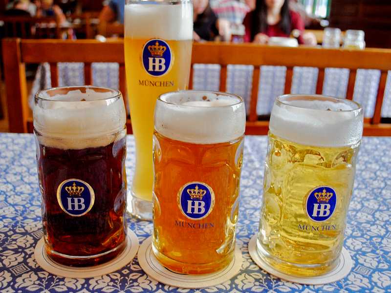 Bier im Hofbräuhaus
