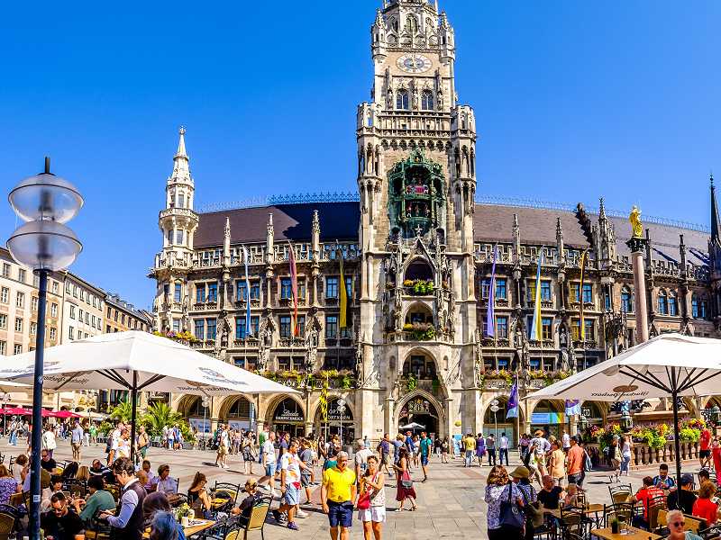 Blick auf das Glockenspiel
