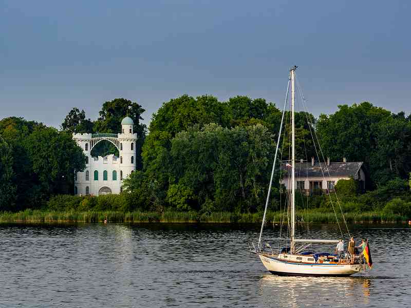 Blick auf die Pfaueninsel