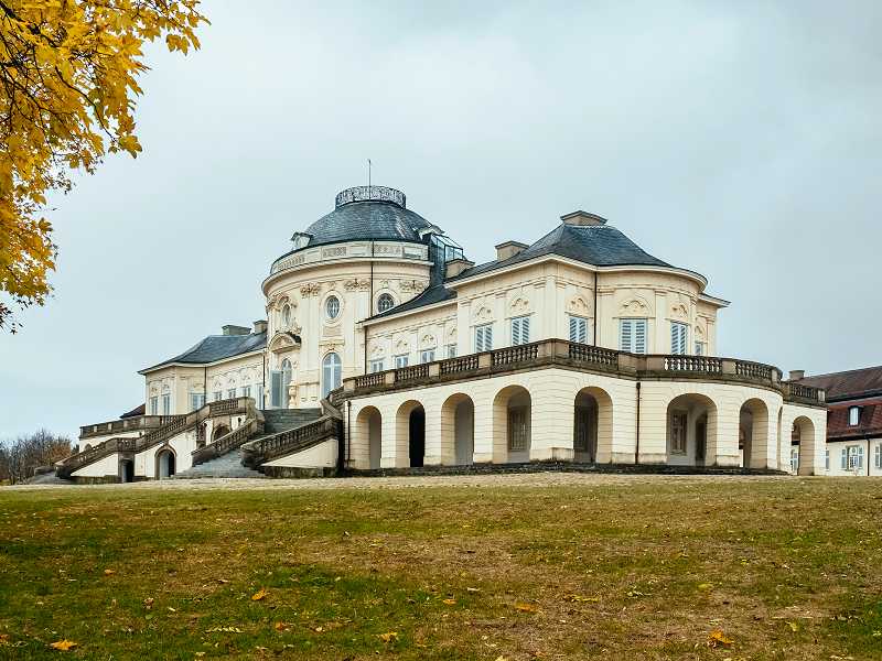 Blick auf Schloss Solitude