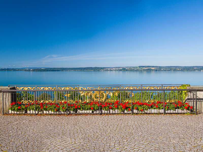 Blick von der Kirche auf den Bodensee
