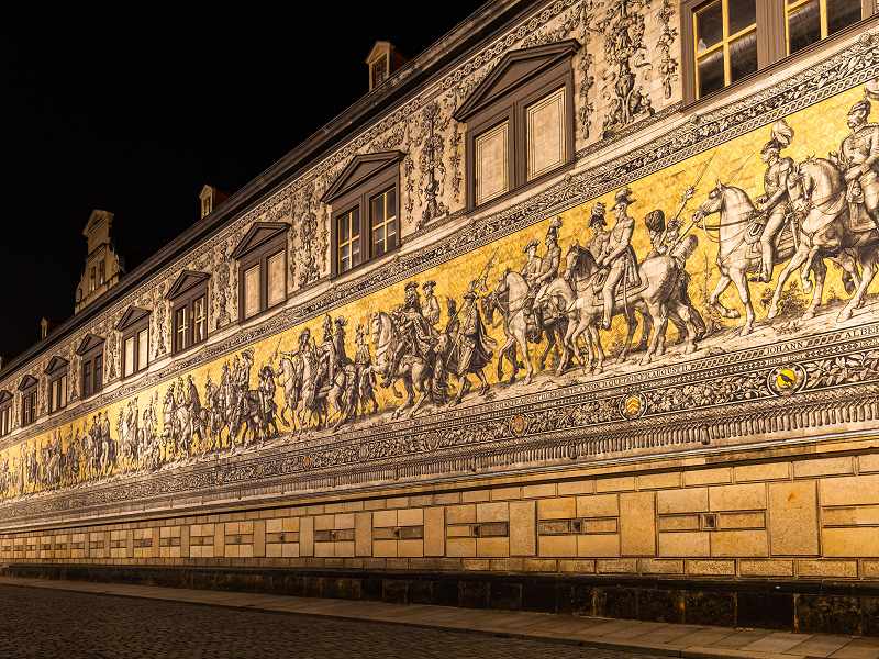 Der Fürstenzug bei Nacht