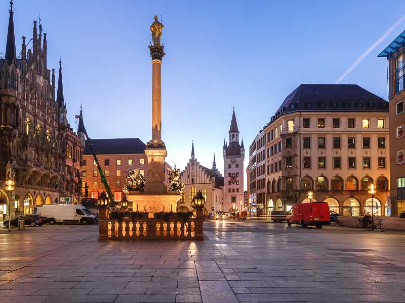Der Marienplatz bei Nacht