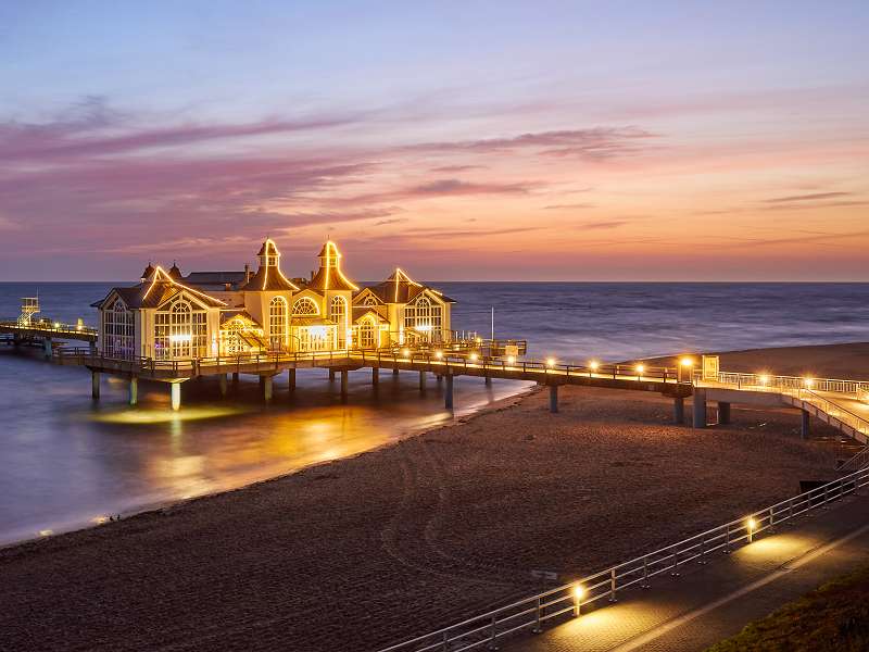 Seebrücke Sellin auf der Insel Rügen, Ostseebad Sellin