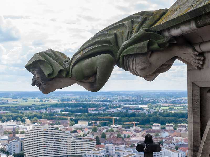 Eine Figur am Münster