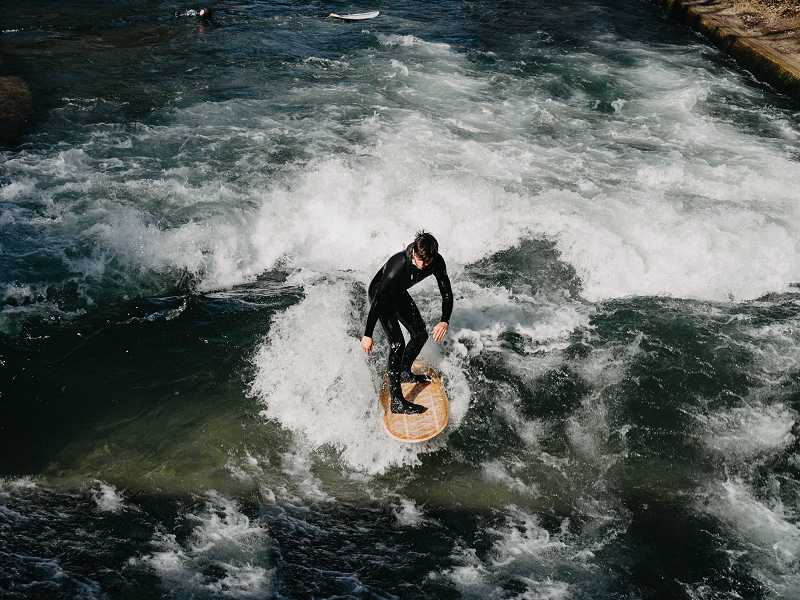Eisbachwelle München