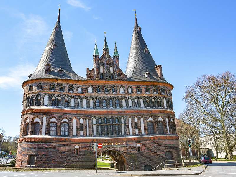 Frontansicht vom Holstentor