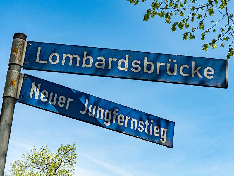 Wegweiser zum Jungfernstieg